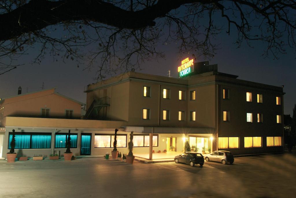 Hotel Torresi Potenza Picena Exterior foto
